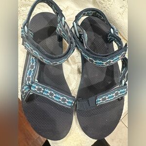 Teva Women's Black and Blue Patterned hiking Sandals size9